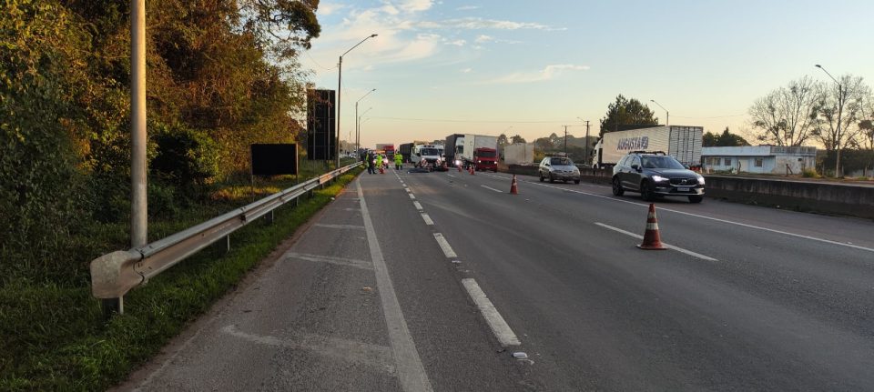 motociclista-morre-colisão-traseira-carreta-2