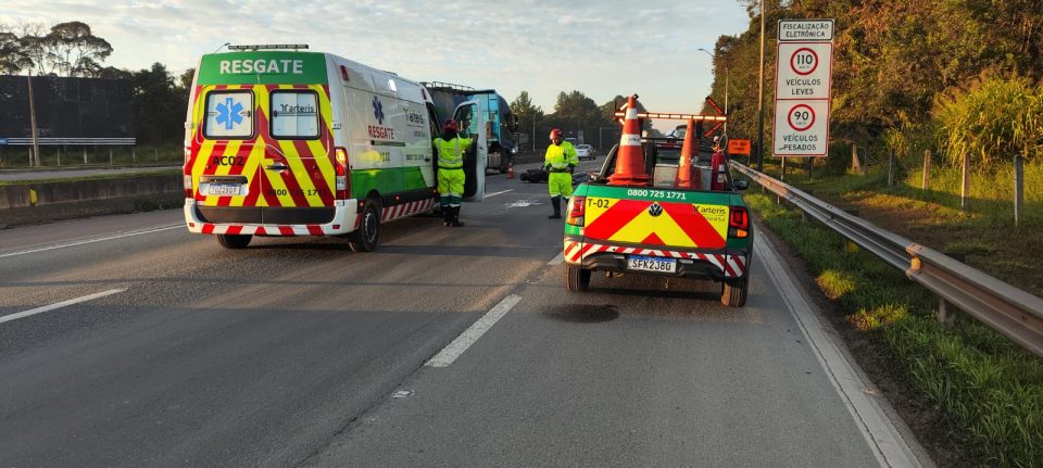 motociclista-morre-colisão-traseira-carreta-3