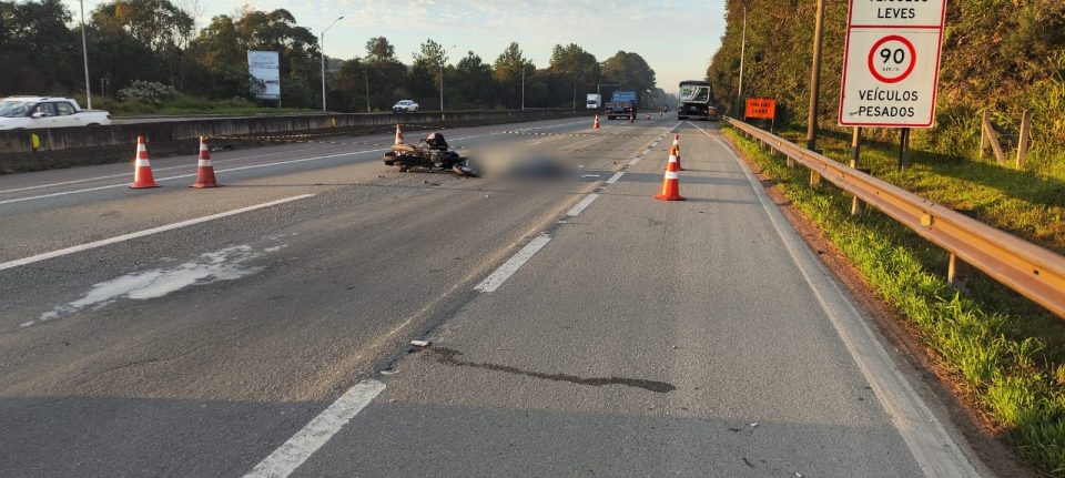 motociclista-morre-colisão-traseira-carreta-4
