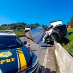 motorista-morre-acidente-carretas-br-116-campina-grande-do-sul-prf