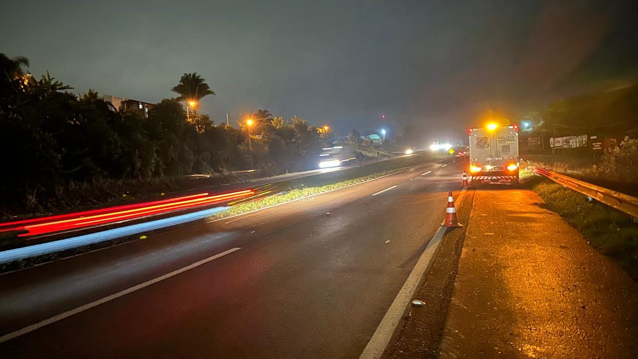 pedestre-morre-atropelado-carro-br-277