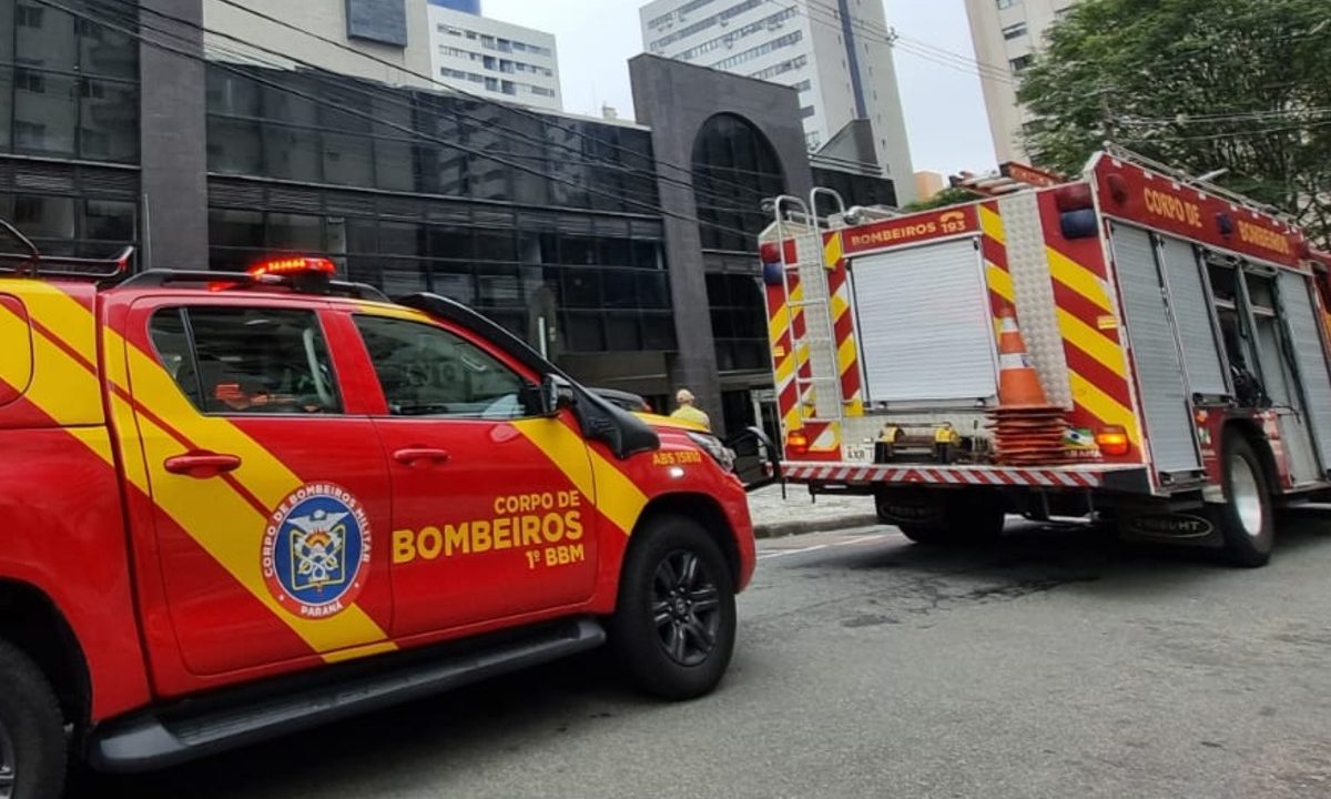 principio-incendio-predio-bigorrilho-1