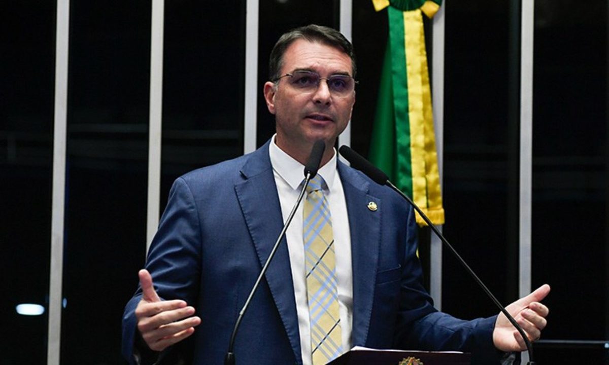 zambelli-cometeu-crime-condenacao-injusta-diz-flavio-bolsonaro