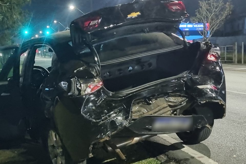 acidente-avenida-das-torres-uberaba