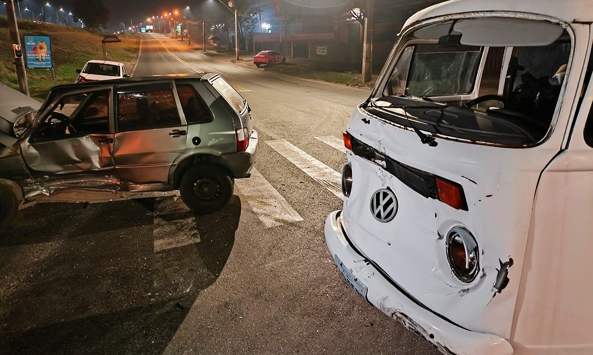 acidente-kombi-uno-cic