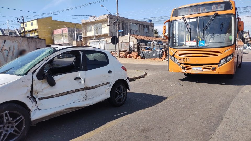 acidente-onibus-carro-tatuquara-2