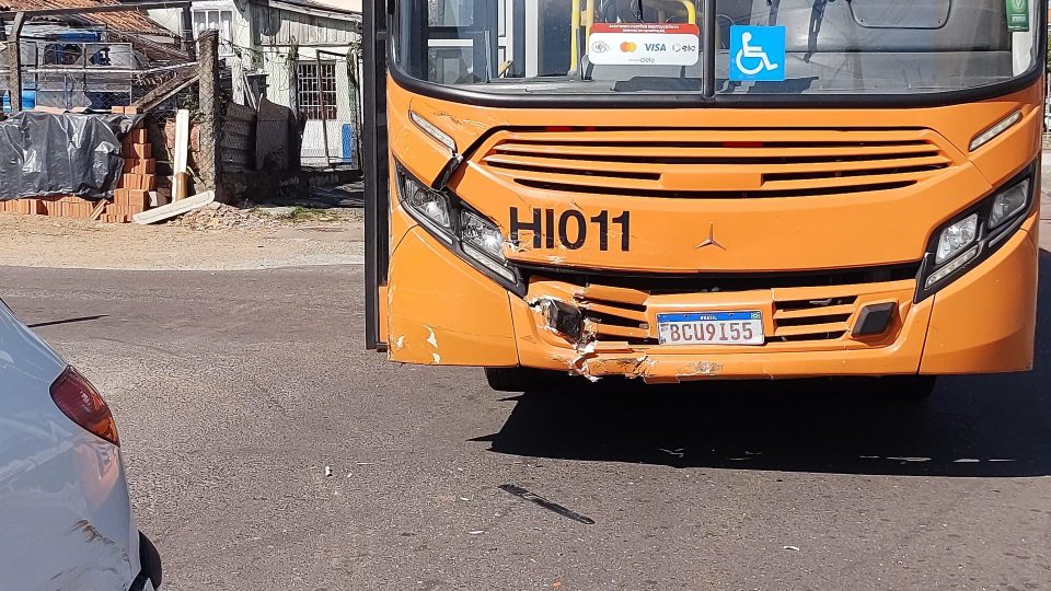 acidente-onibus-carro-tatuquara-3