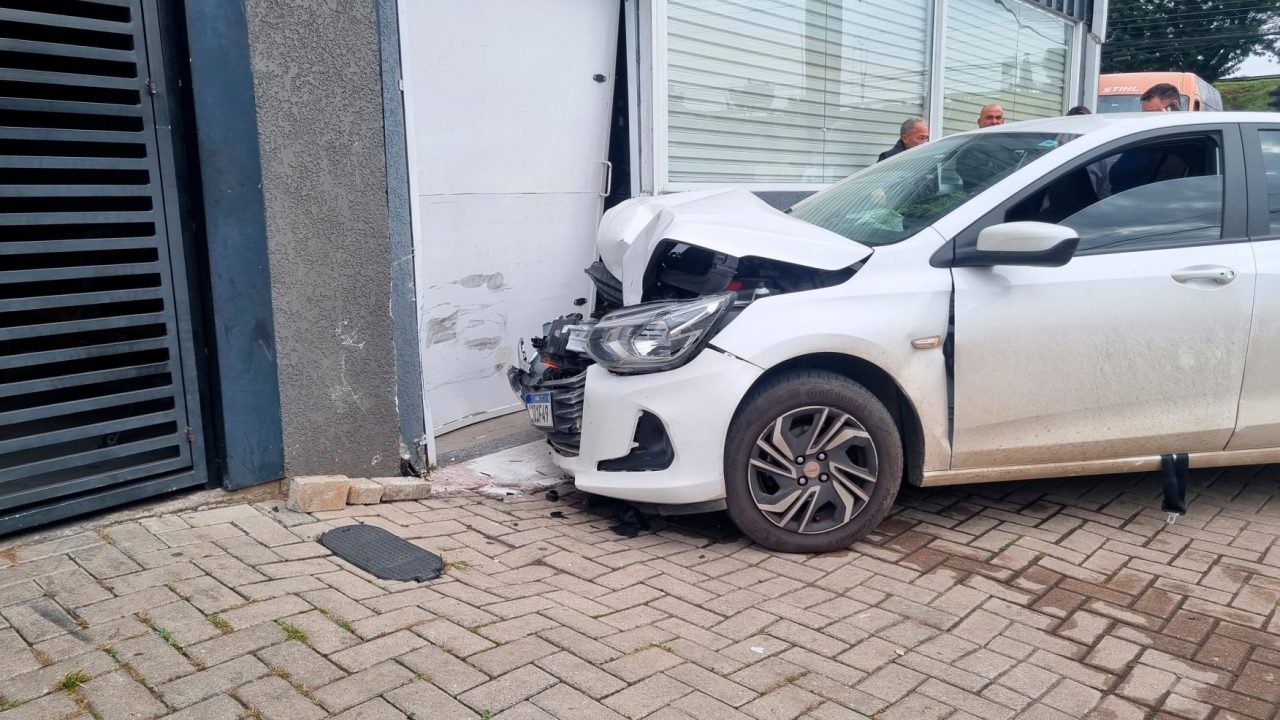 bate-carro-muro-loja-joao-bettega-curitiba-1