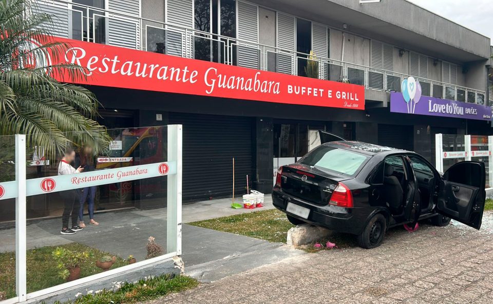 bate-carro-muro-restaurante-seminario
