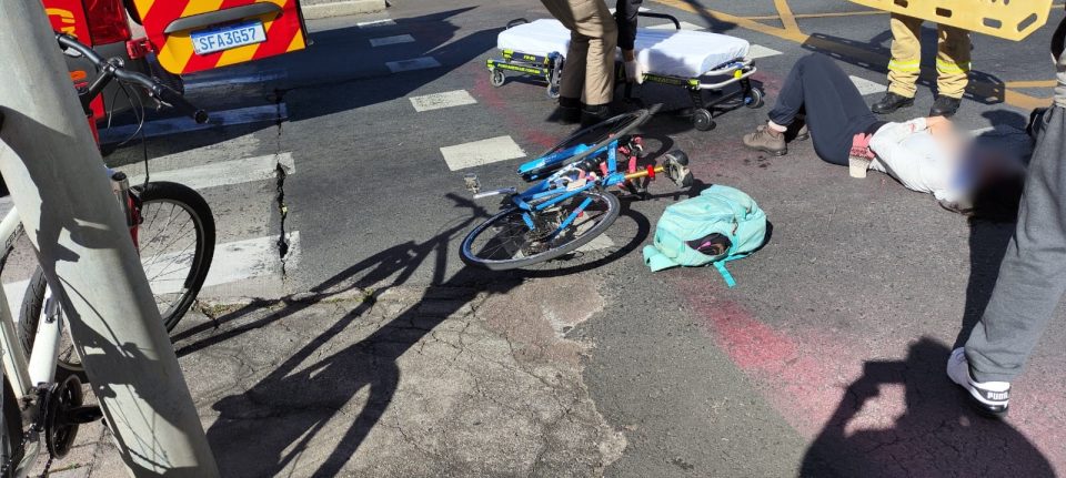 ciclista-insconciente-atingida-onibus-ligeirinho-curitiba-2