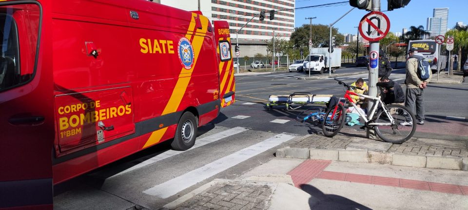 ciclista-insconciente-atingida-onibus-ligeirinho-curitiba