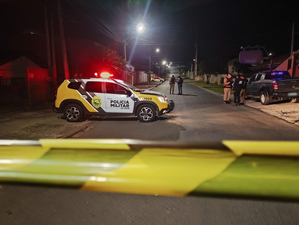 homem-morto-tiros-briga-distribuidora-colombo