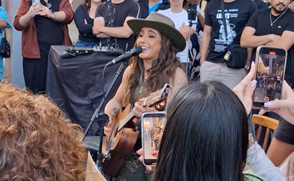 lauana-prado-canta-na-rua-sorocaba-6