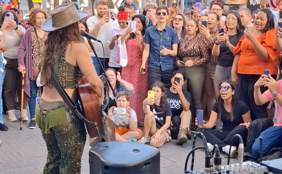 lauana-prado-canta-na-rua-sorocaba-7