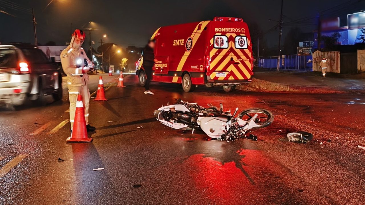 motociclista-capacete-arrancado-batida-rodovia-da-uva