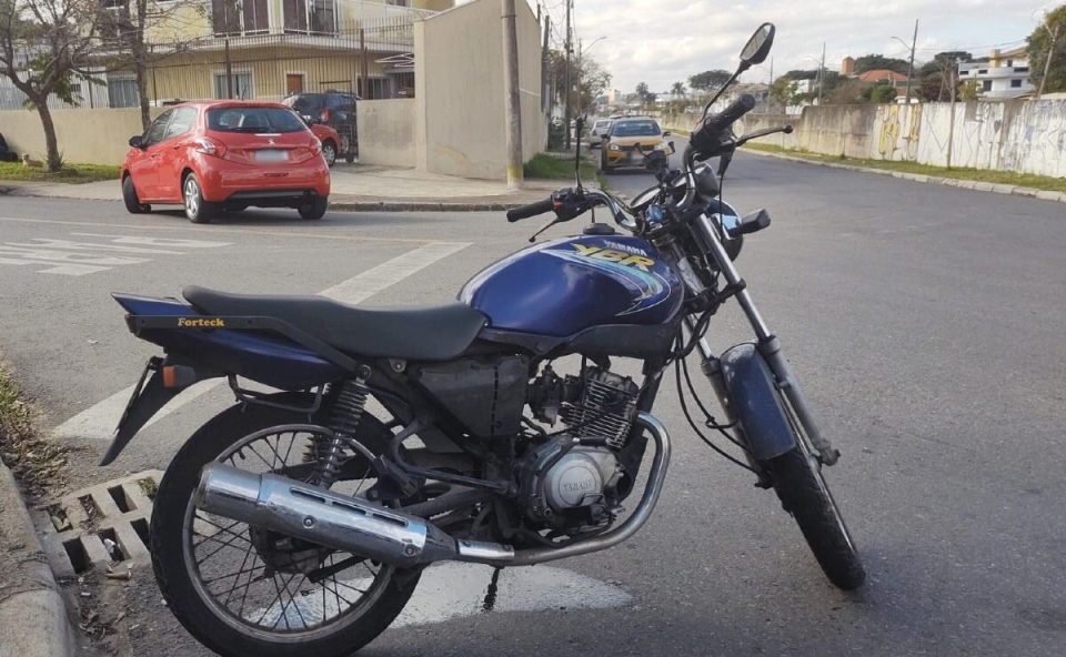motociclista-ferido-acidente-carro-curitiba-1