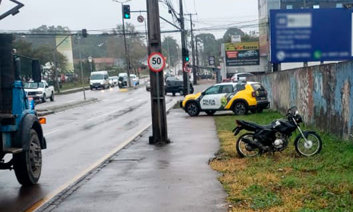 motociclista-gravemente-ferido-acidente-sjp-caminhao