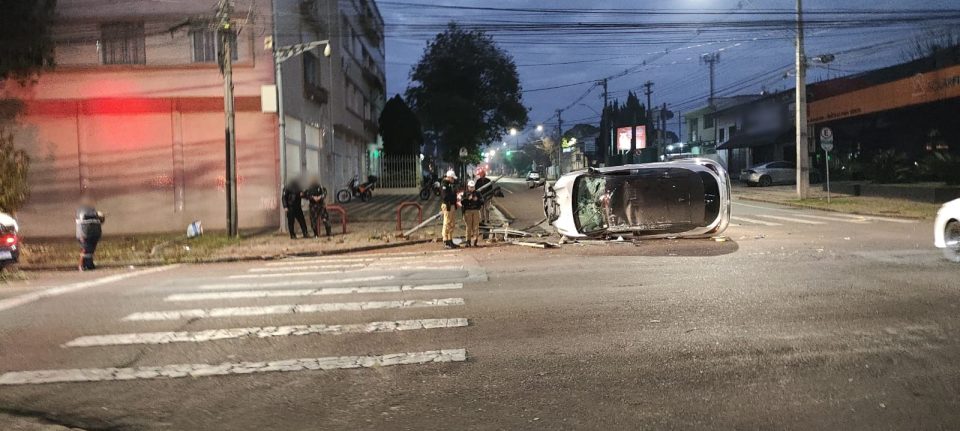 motorista-abandona-carro