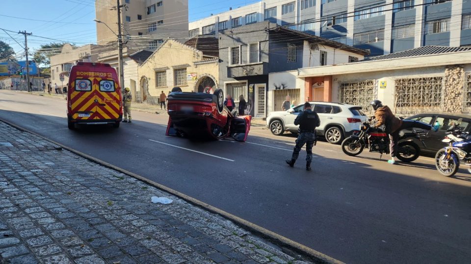 motorista-capota-carro-calmante-curitiba