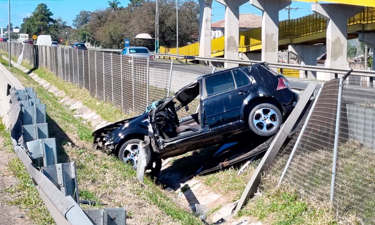motorista-capota-golf-br-277-acidente-2