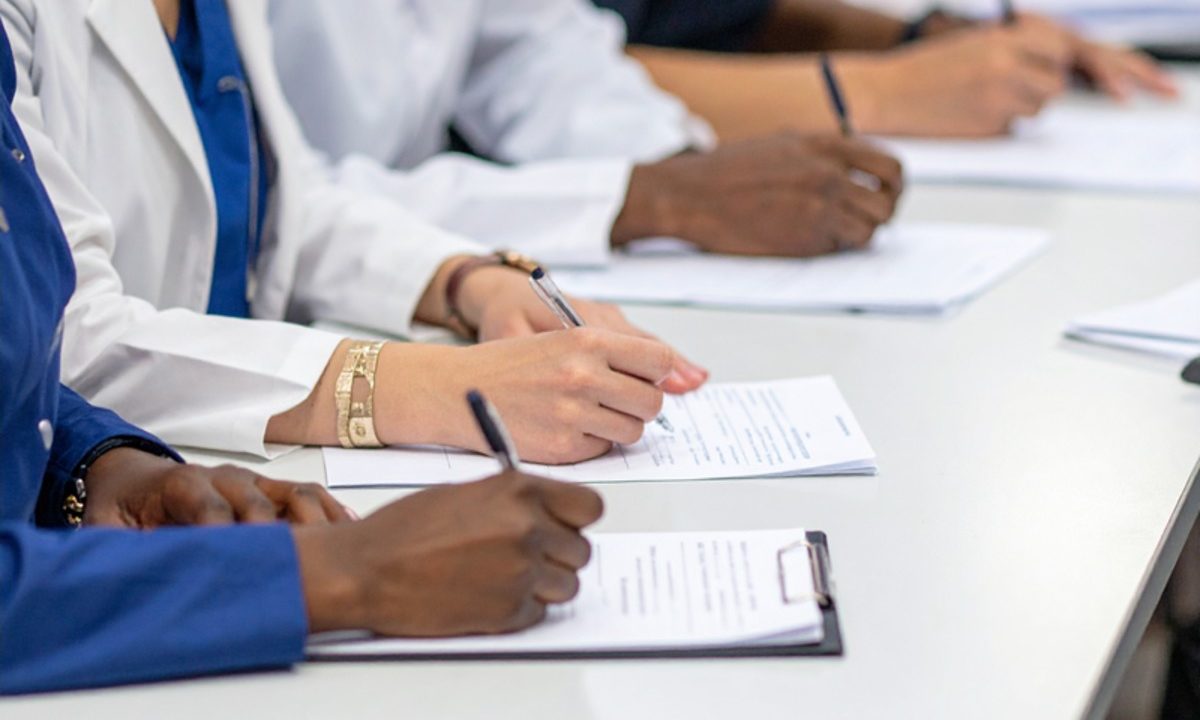 novo-processo-seletivo-feas-medicos-especialistas