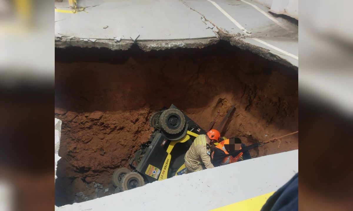operador-empilhadeira-buraco-empresa