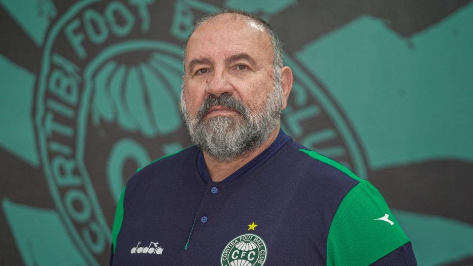 Paulo César Oliveira, novo técnico do sub-20 do Coritiba