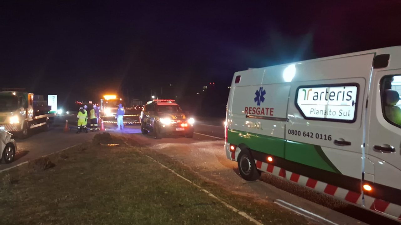 pedestre-morre-atropelado-carro