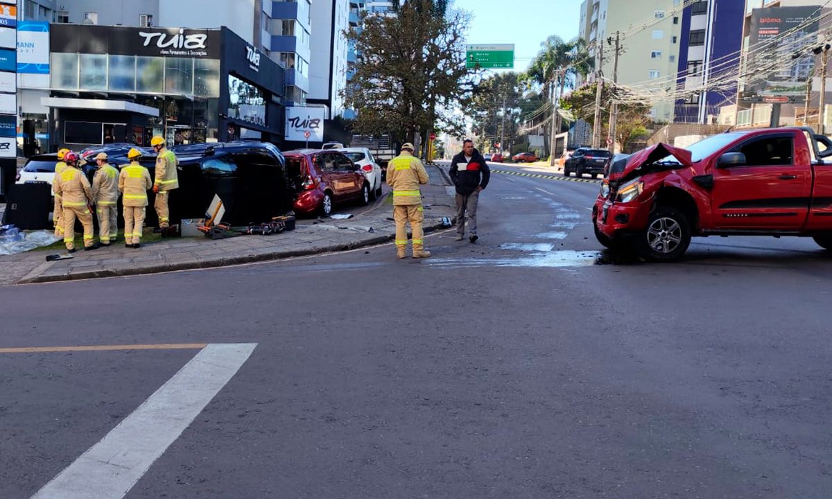 acidente-caminhonete-audi-campina-do-siqueira-curitiba