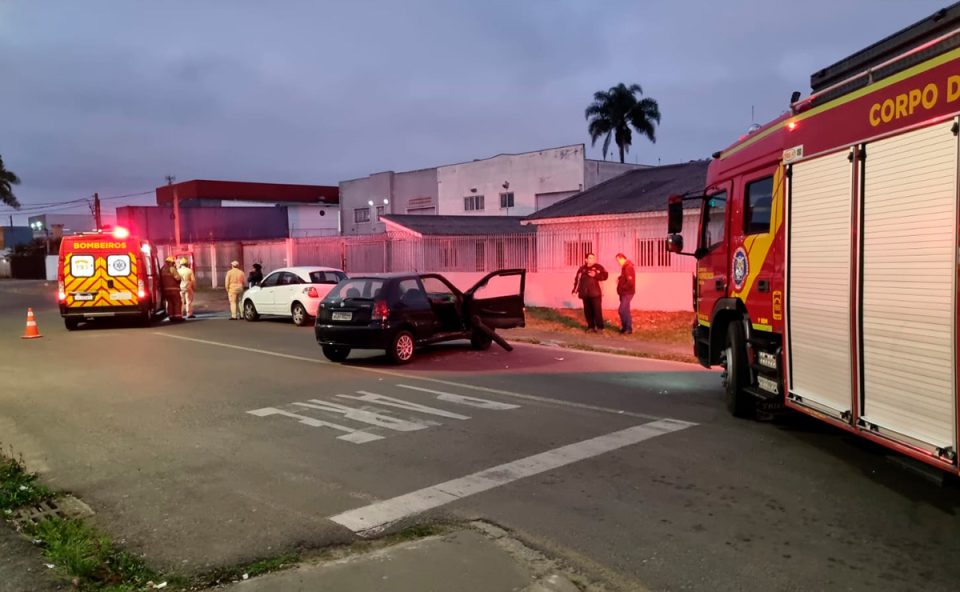 acidente-palio-caminhao-boqueirao-curitiba