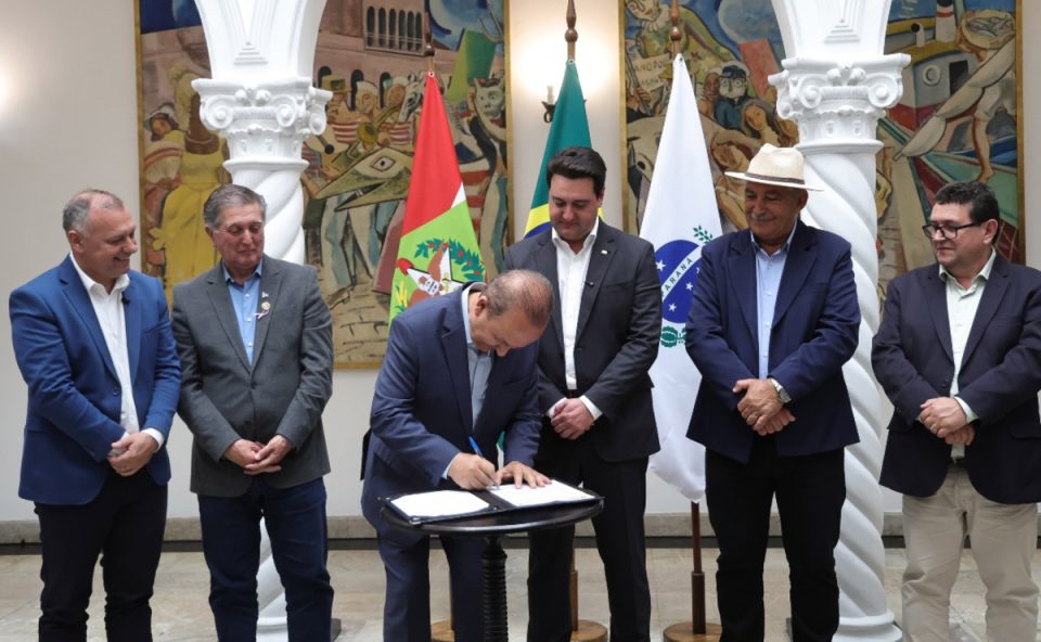 acordo-é-assinado-entre-governardores