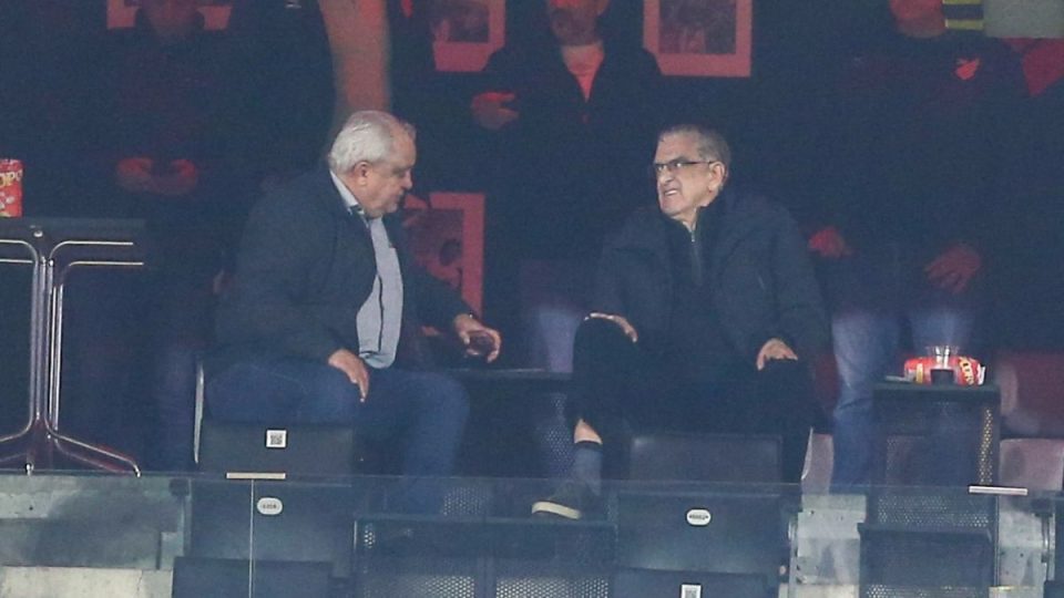 camara-de-etica-do-athletico-absolve-petraglia-apos-gesto-contra-torcida