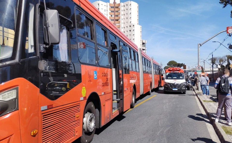 ciclista-atropelado-biarticulado-portao-2