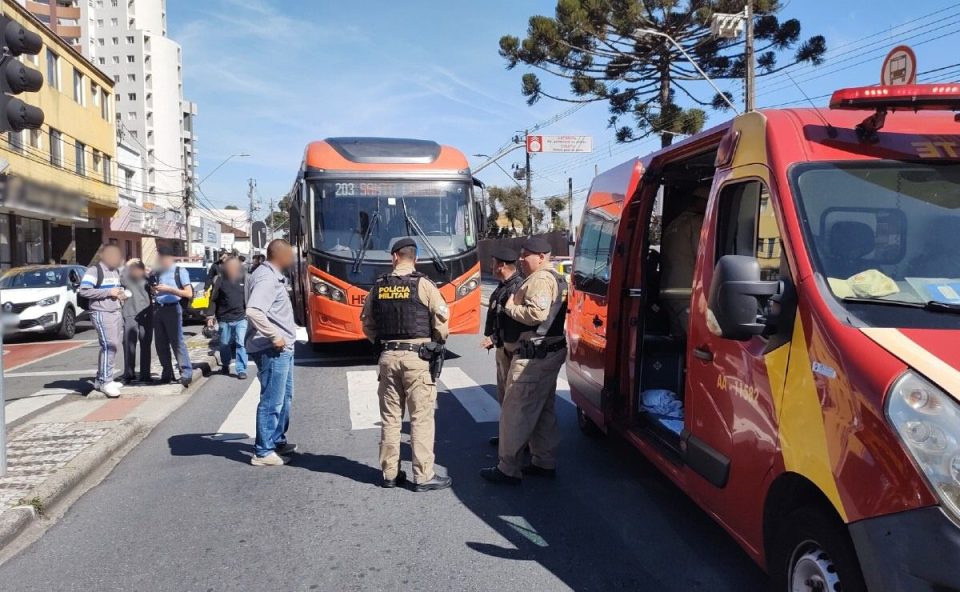 ciclista-atropelado-biarticulado-portao