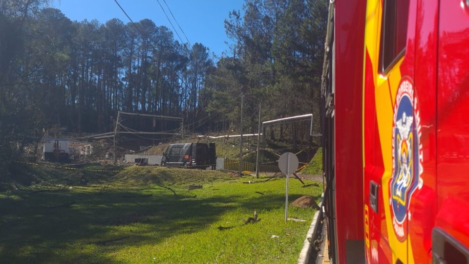 cratera-explosão-fabrica-quatro-barras-2