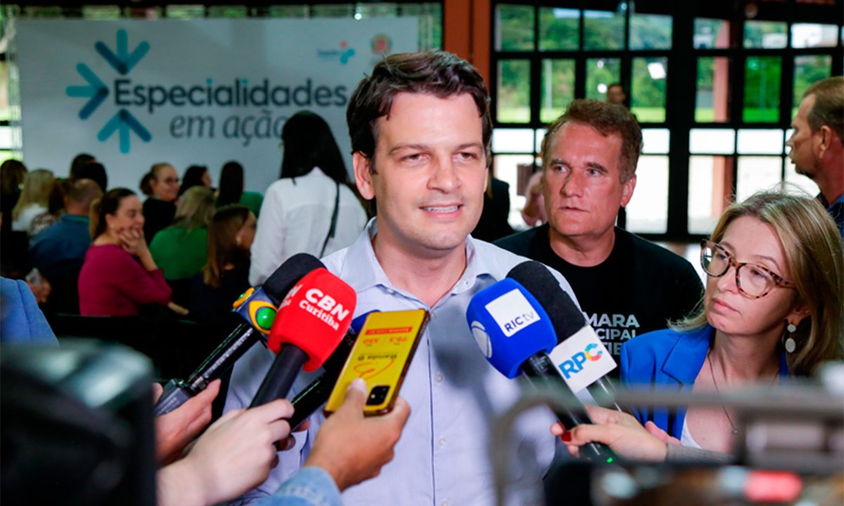 eduardo-pimentel-prefeitura-reduz-tempo-espera-especialistas-curitiba