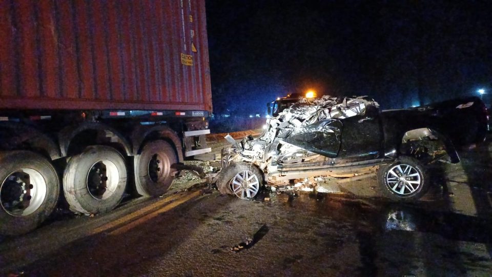 motorista-caminhonete-morre-acidente-caminhão-jacarezinho