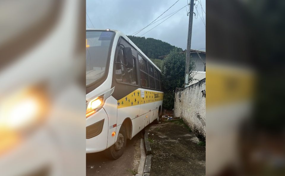 onibus-escolar-almirante-tamandare