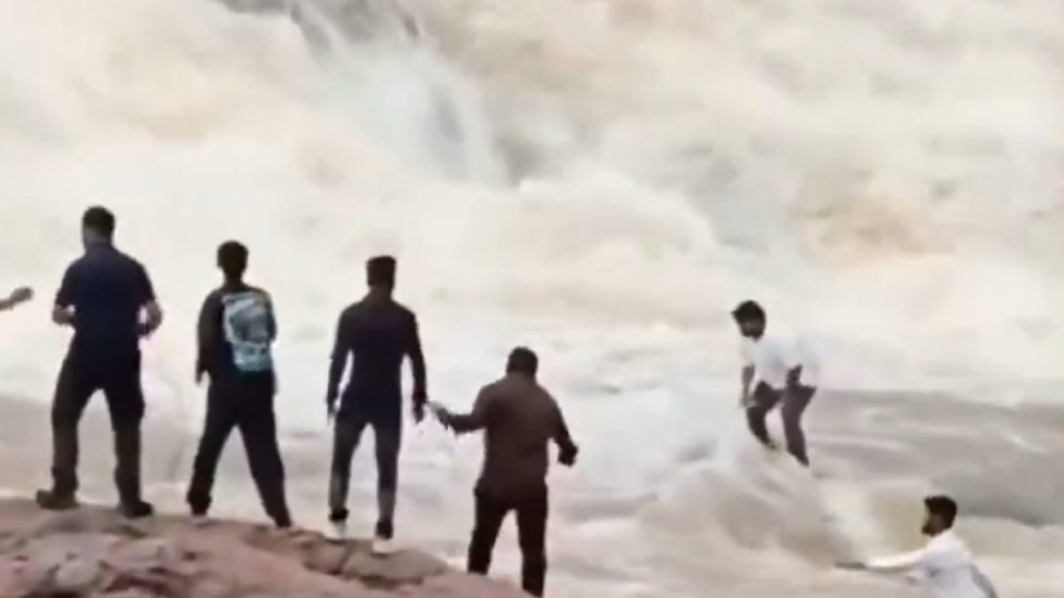 youtuber-arrastado-cachoeira