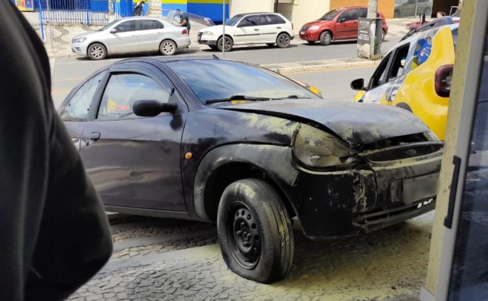 carro-atropela-pedestre-rmc