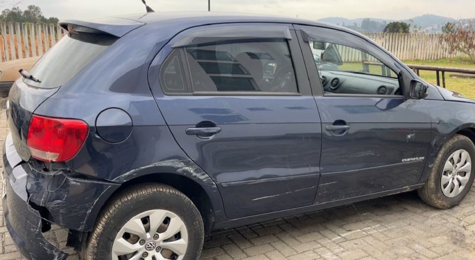 carro-policial-aposentado-encontrado