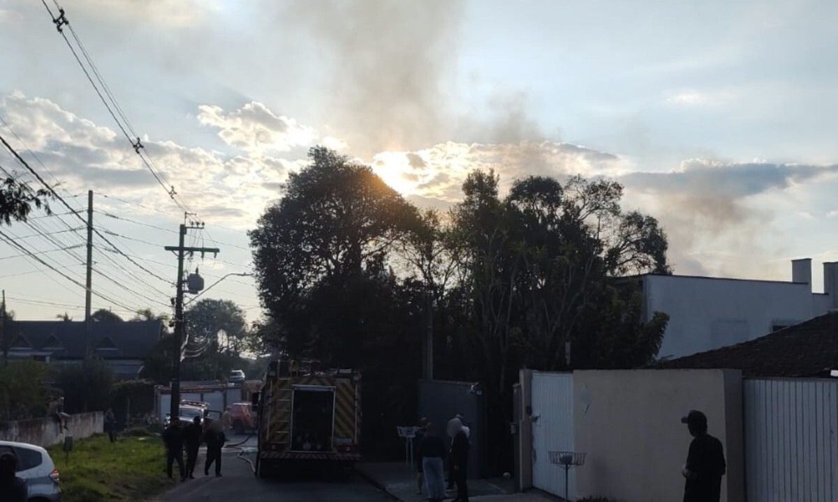 incendio-casa-merces-curitiba-1