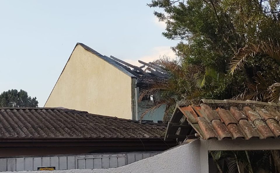 incendio-casa-merces-curitiba