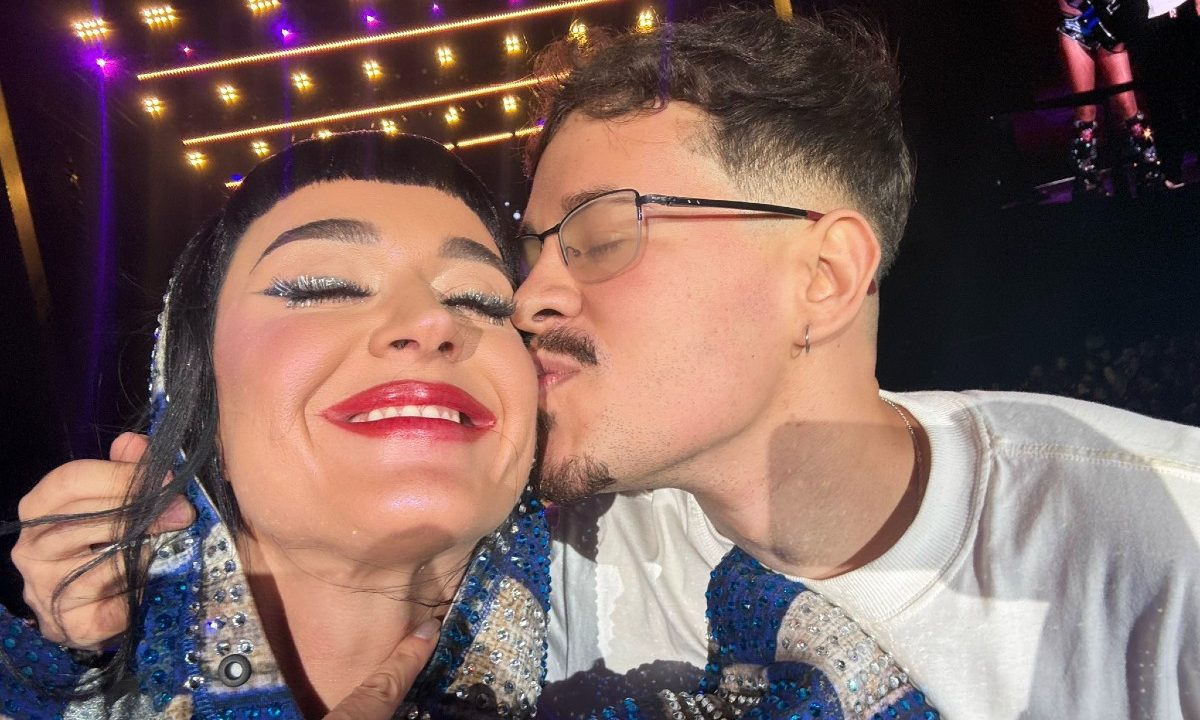 katy-perry-fa-palco-show-the-town-1