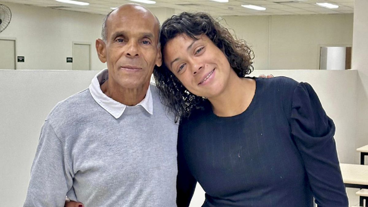 jovem-situacao-rua-encontra-pai-casa