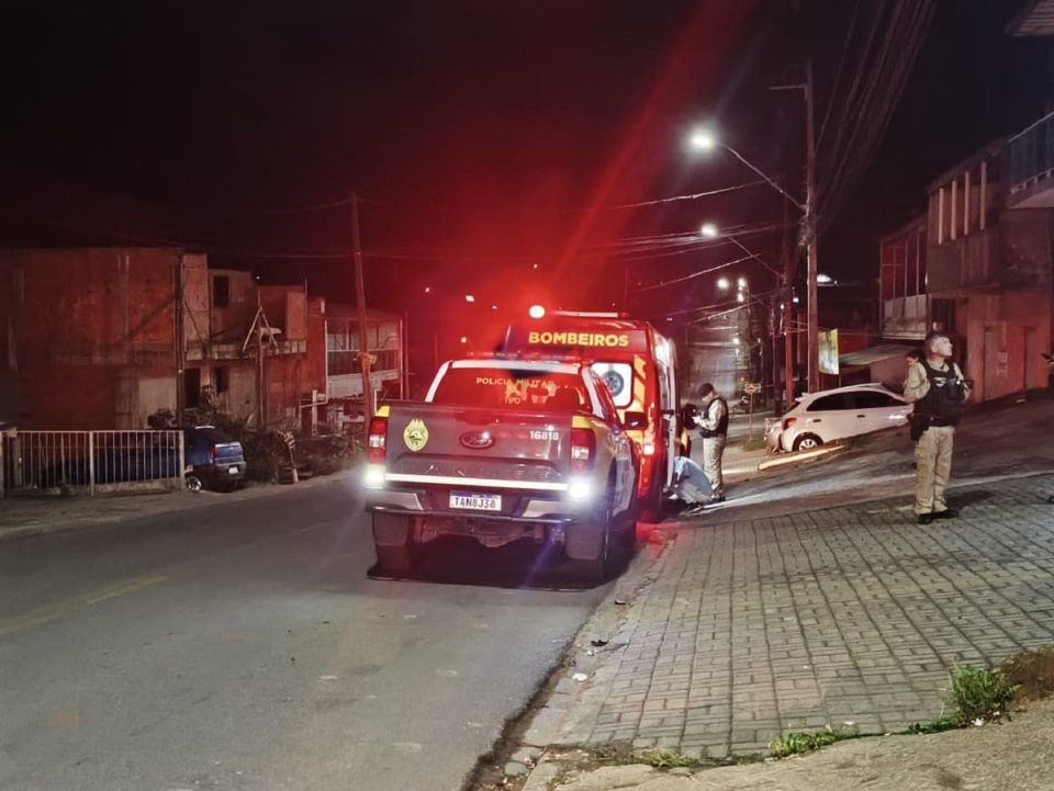mulher-baleada-tentativa-assalto-colombo