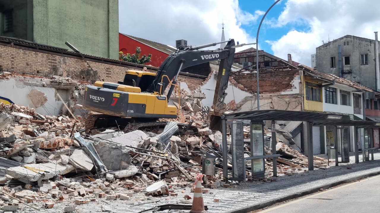 rua-da-memoria-demolicao-travessa-nestor-de-castro-curitiba (3)