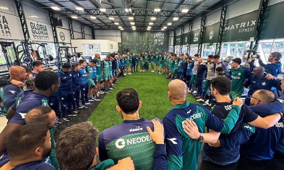 Elenco do Coritiba no CT da Graciosa