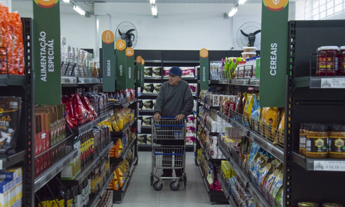 idosos-60-anos-podem-comprar-armazem-da-familia-curitiba