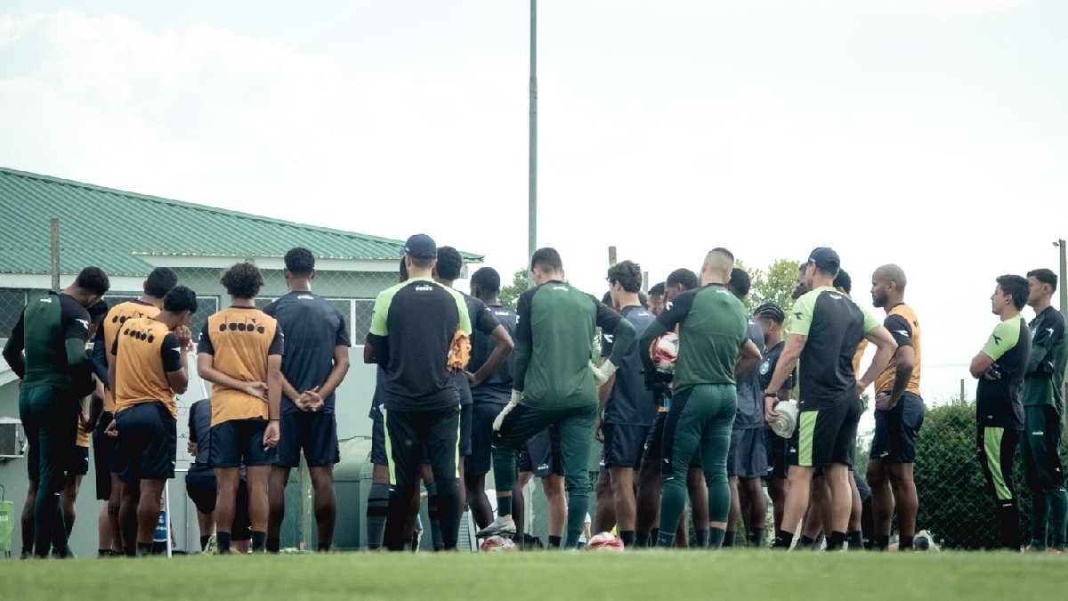 Jogadores do Coritiba no CT da Graciosa